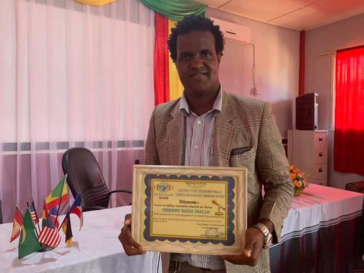 Conakry: un journaliste du site focusguinee.info reçoit le prix du ...