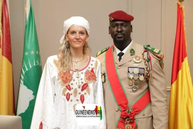 Le Couple Présidentiel Le Colonel Doumbouya Et Son épouse