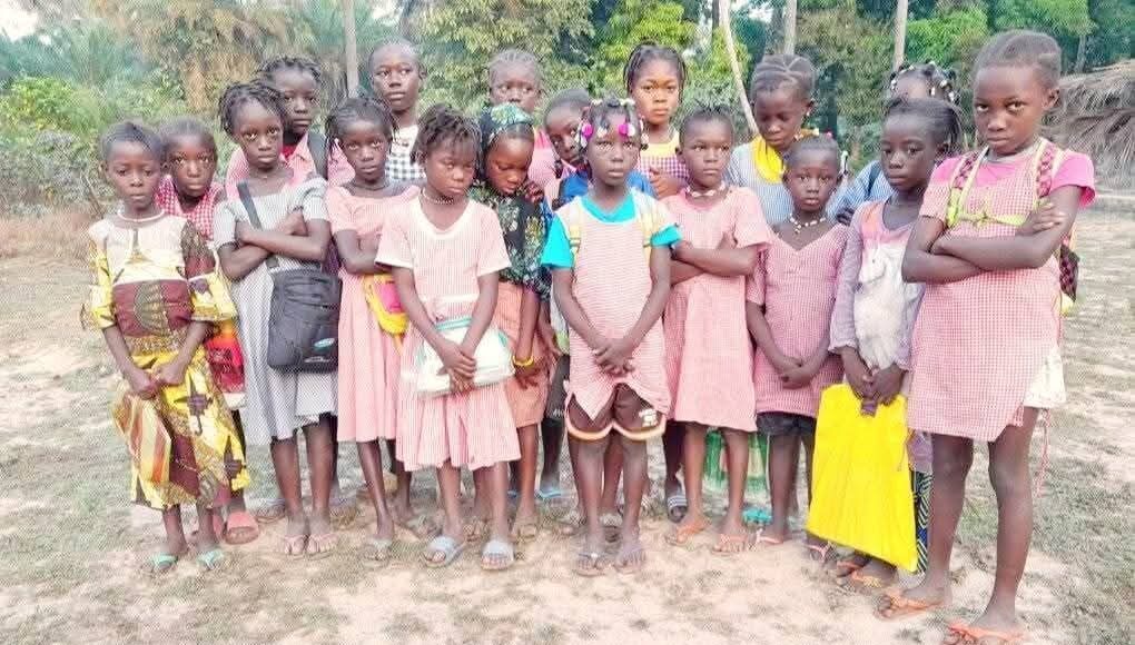 Boké/ Kapsine: des élèves étudient dans des conditions précaires à Kanfarande (SOS)