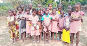 Boké/ Kapsine: des élèves étudient dans des conditions précaires à Kanfarande (SOS)