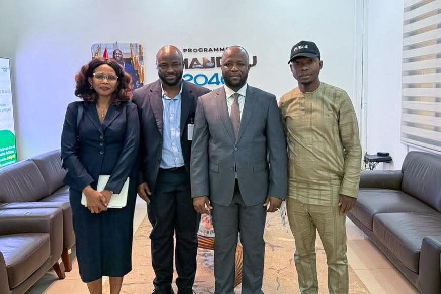 𝐅𝐨𝐧𝐜𝐭𝐢𝐨𝐧 𝐩𝐮𝐛𝐥𝐢𝐪𝐮𝐞 : 𝐥𝐞 m𝐢𝐧𝐢𝐬𝐭𝐫𝐞 𝐁𝐎𝐔𝐑𝐎𝐔𝐍𝐎 𝐞𝐭 𝐎𝐫𝐚𝐧𝐠𝐞 𝐌𝐢𝐜𝐫𝐨𝐟𝐢𝐧𝐚𝐧𝐜𝐞 𝐨𝐮𝐯𝐫𝐞𝐧𝐭 𝐝𝐞𝐬 𝐝𝐢𝐬𝐜𝐮𝐬𝐬𝐢𝐨𝐧𝐬 𝐩𝐨𝐮𝐫 𝐟𝐚𝐜𝐢𝐥𝐢𝐭𝐞𝐫 𝐥’𝐚𝐜𝐜è𝐬 𝐚𝐮 𝐜𝐫è𝐝𝐢𝐭𝐬 á 𝐦𝐨𝐢𝐧𝐝𝐫𝐞 𝐜𝐨û𝐭 𝐩𝐨𝐮𝐫 𝐥𝐞𝐬 𝐟𝐨𝐧𝐜𝐭𝐢𝐨𝐧𝐧𝐚𝐢𝐫𝐞𝐬