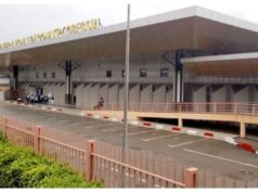 Retour du Hajj : une embrassade à l’aéroport de Conakry relance le débat sur la pudeur en islam