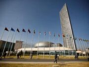 « En Afrique, de nombreux hauts cadres, bardés de diplômes, ne parviennent pas à vivre en dehors des sphères du pouvoir… », Parole au citoyen