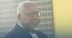L’ancien ministre de la Justice Cheick Sacko prête serment et retrouve officiellement le barreau guinéen