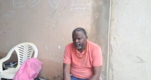 Appel d’un journaliste soudanais réfugié en Guinée, rescapé de l’effondrement de l’immeuble à Démoudoula