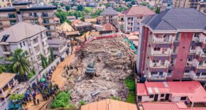Conakry : L’affaissement d’un immeuble de 9 étages à Démoudoula fait 16 victimes, dont huit morts, selon le ministère de l’Habitat