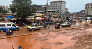 Conakry: plusieurs axes routiers récemment réhabilités montrent déjà des signes de dégradation !