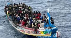 𝗠𝗮𝘂𝗿𝗶𝘁𝗮𝗻𝗶𝗲: 161 migrants, dont 56 Guinéens, secourus après une panne de moteur