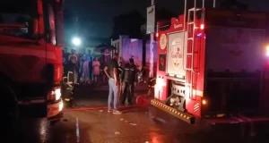 Conakry : un incendie nocturne ravage cinq boutiques au grand marché, une commerçante perd 70 millions GNF à Matoto !