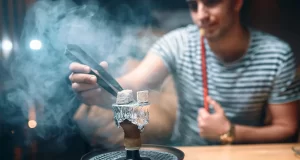 Fumée séduisante, risque invisible : la chicha, danger sous l’apparence de la détente