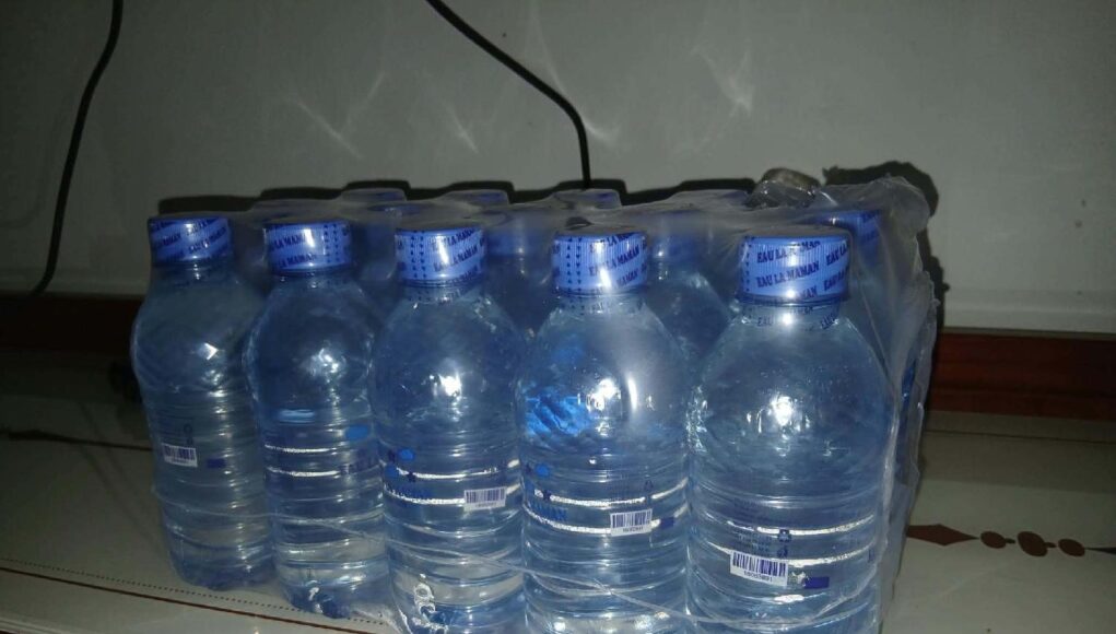 Conakry : la pénurie d’eau en bouteille inquiète les consommateurs !