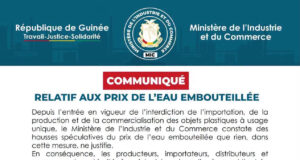 Guinée : le Ministère de l’Industrie met en garde contre la hausse du prix de l’eau embouteillée